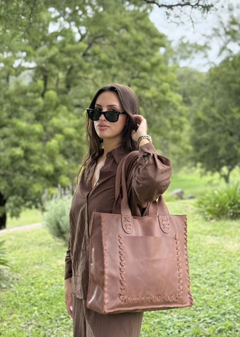 bolso tote de cuero artesanal